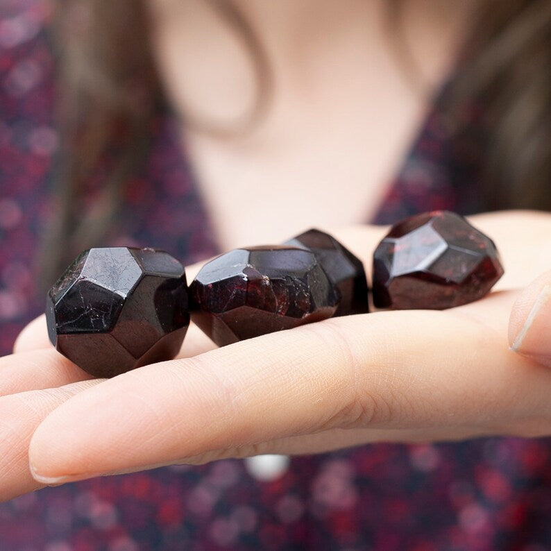 Garnet Stone, Octahedral