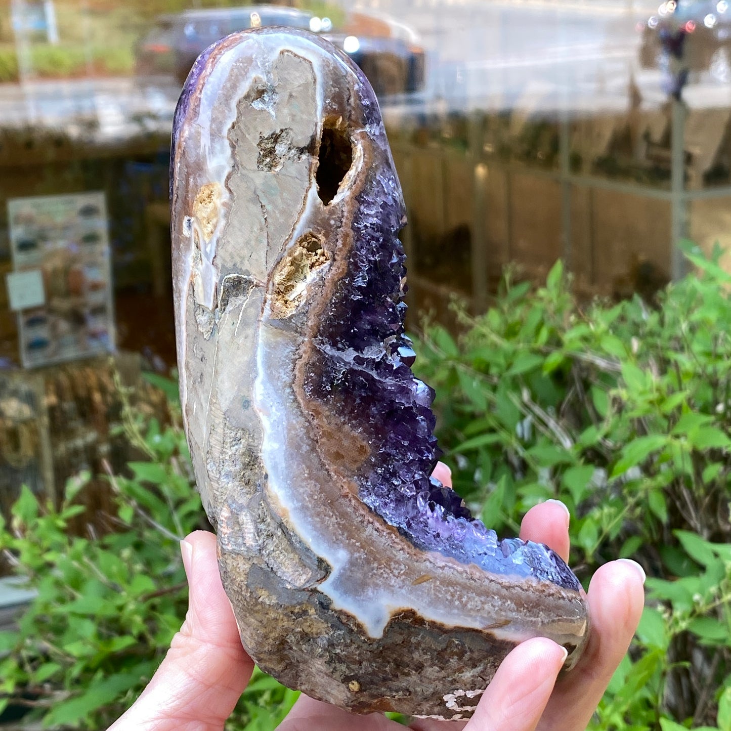 Amethyst Showpiece