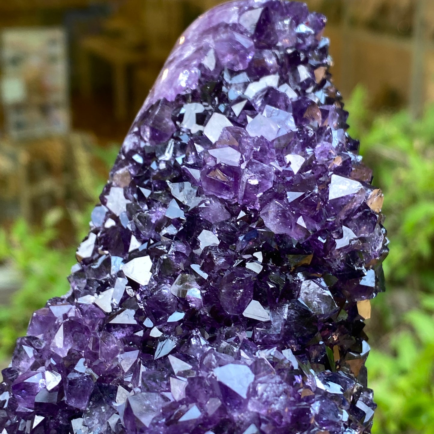 Amethyst Showpiece
