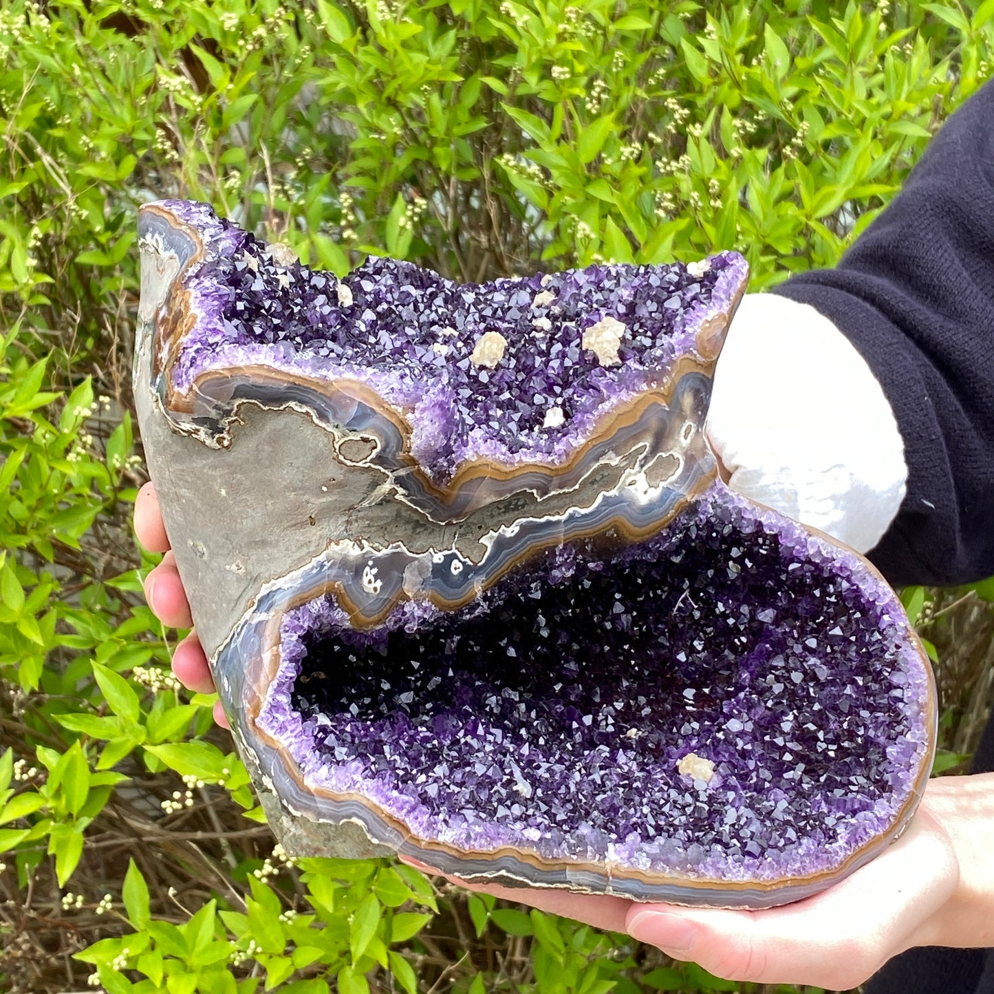 High grade Amethyst Geode Showpiece, Uruguay