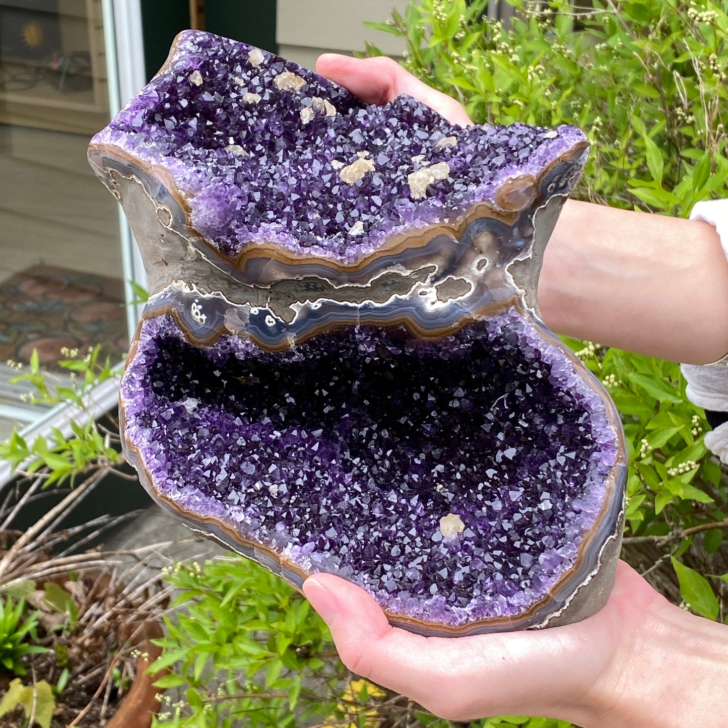 High grade Amethyst Geode Showpiece, Uruguay