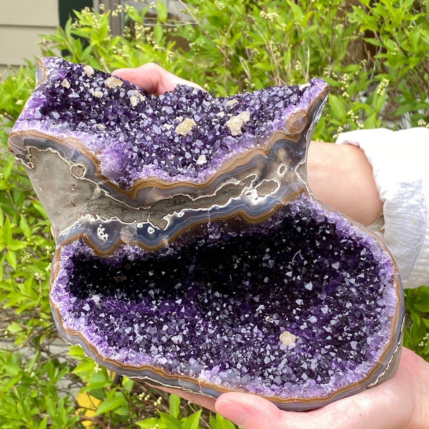 High grade Amethyst Geode Showpiece, Uruguay