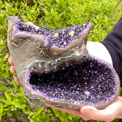 High grade Amethyst Geode Showpiece, Uruguay