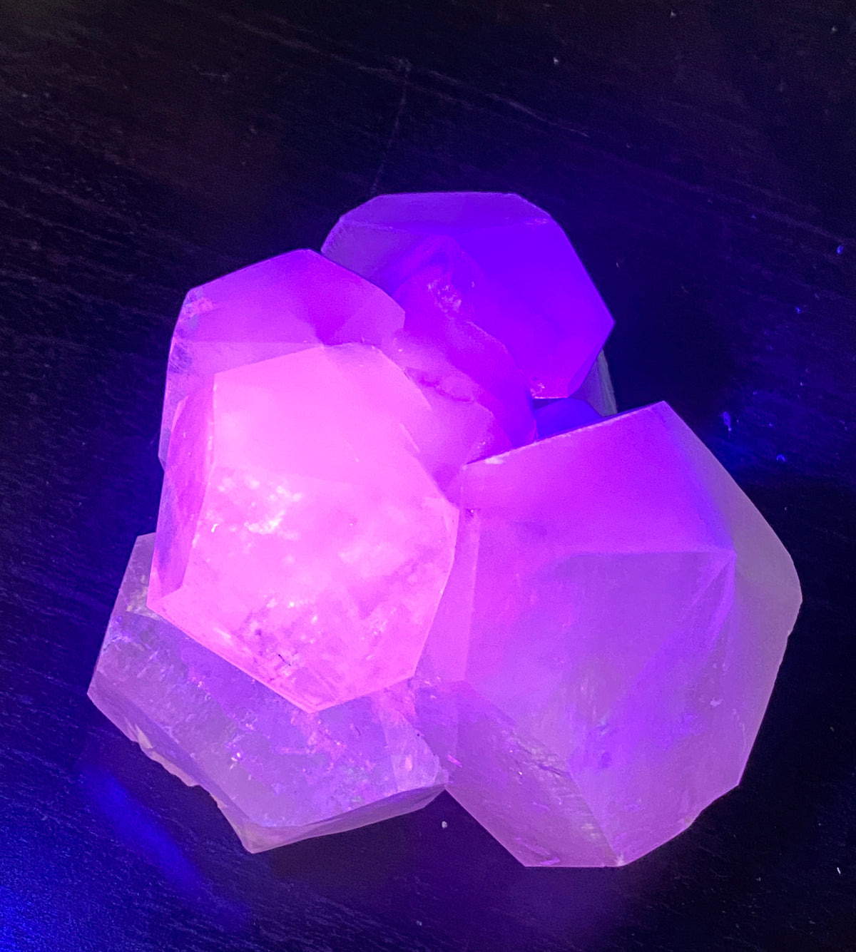 Highly Fluorescent Mercedes Calcite, Hunan