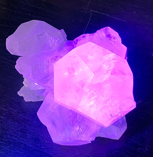 Highly Fluorescent Mercedes Calcite, Hunan