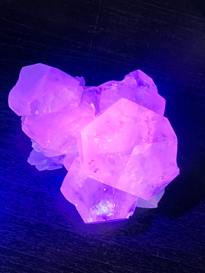 Highly Fluorescent Mercedes Calcite, Hunan