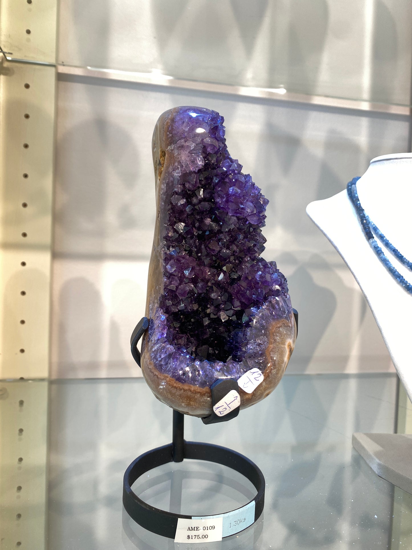 Amethyst Showpiece