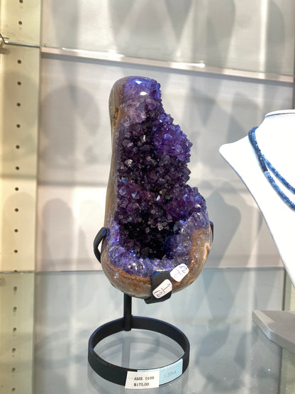 Amethyst Showpiece