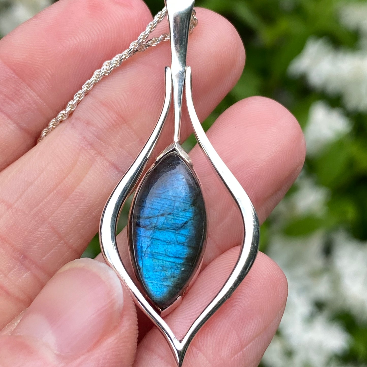 Labradorite Swing Pendant