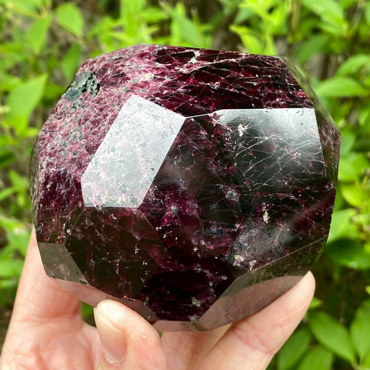 Large Rhodolite Garnet, 2lb, Gemmy