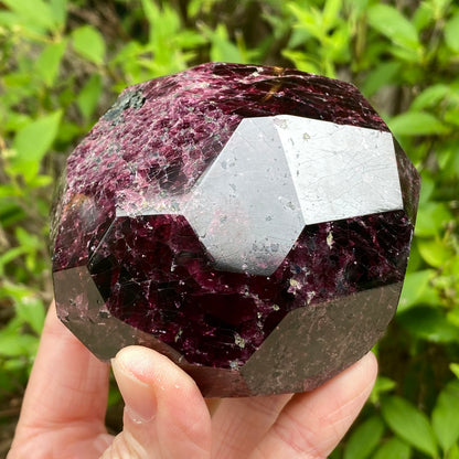 Large Rhodolite Garnet, 2lb, Gemmy