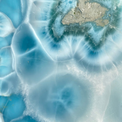 Larimar Slab, Standing