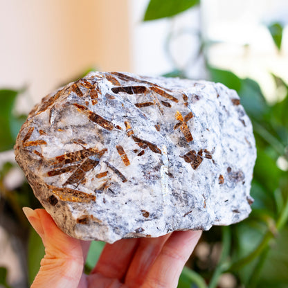 Astrophyllite, raw stone