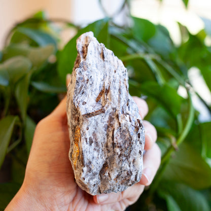 Astrophyllite, raw stone