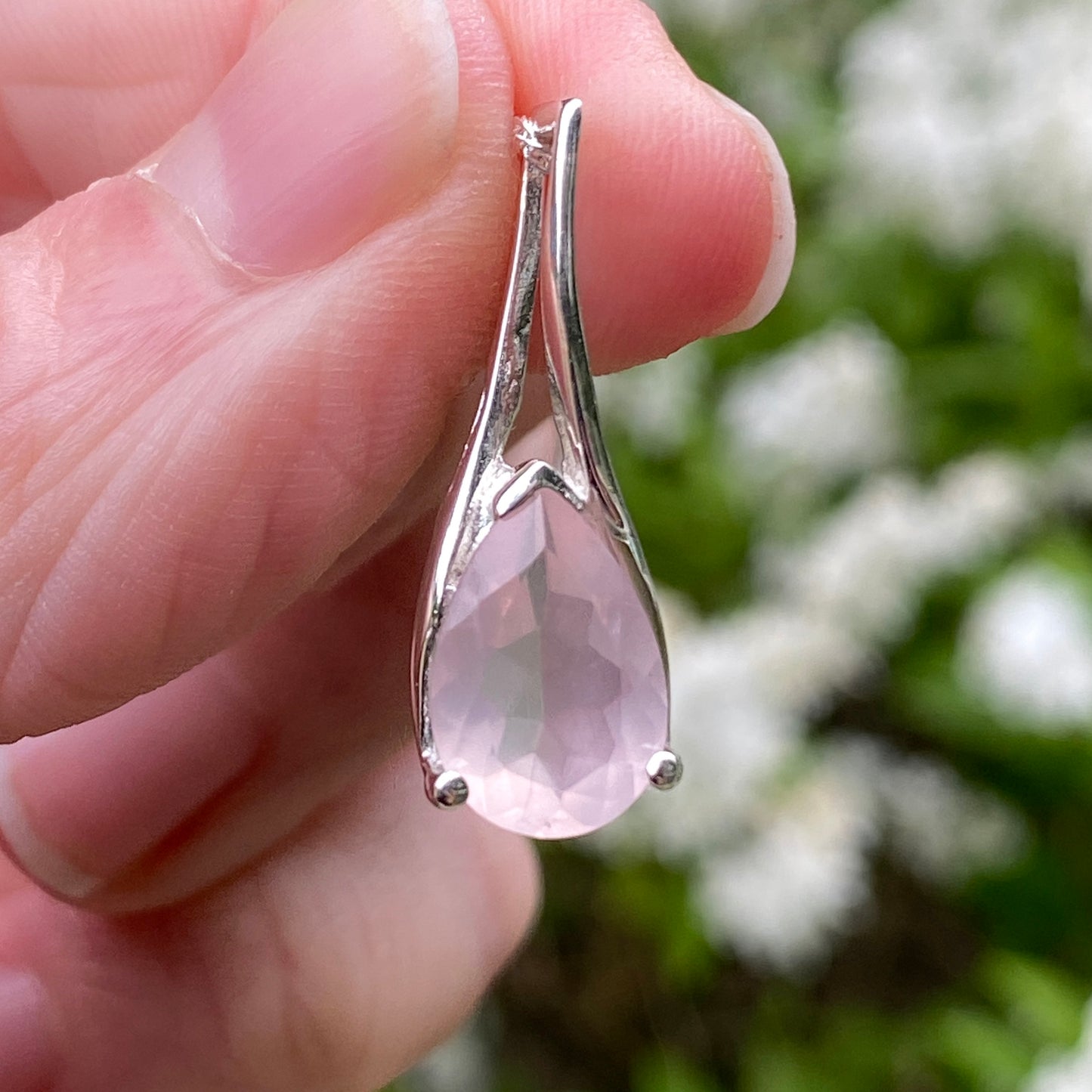 Rosę Quartz Raindrop Pendant