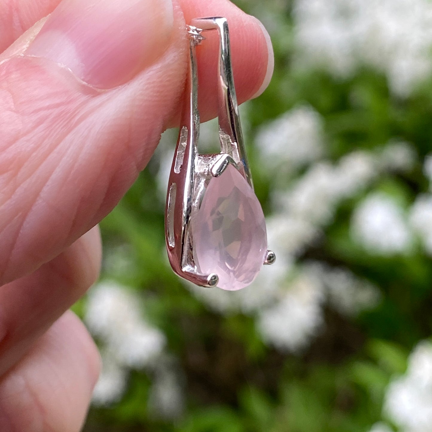 Rosę Quartz Raindrop Pendant
