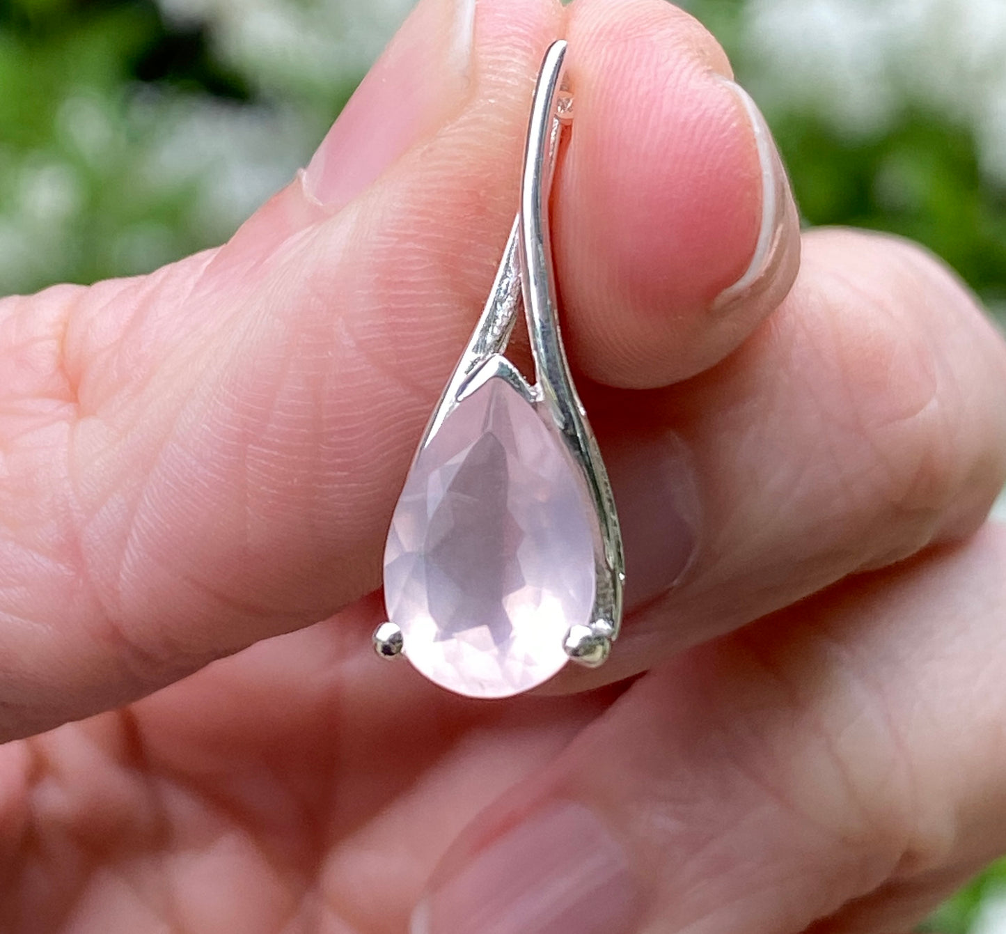 Rosę Quartz Raindrop Pendant