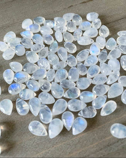 Moonstone Smooth Small Teardrop Necklace: 18"