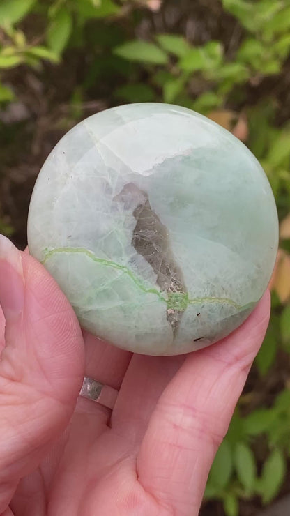 Garnierite Palm Stone